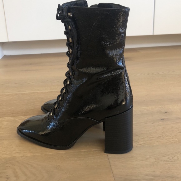 Black patent leather lace-up boots NEVER WORN - Picture 3 of 6